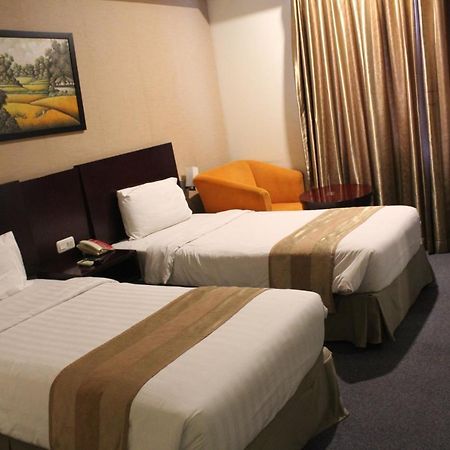 Asialink Premier Karawang Luaran gambar