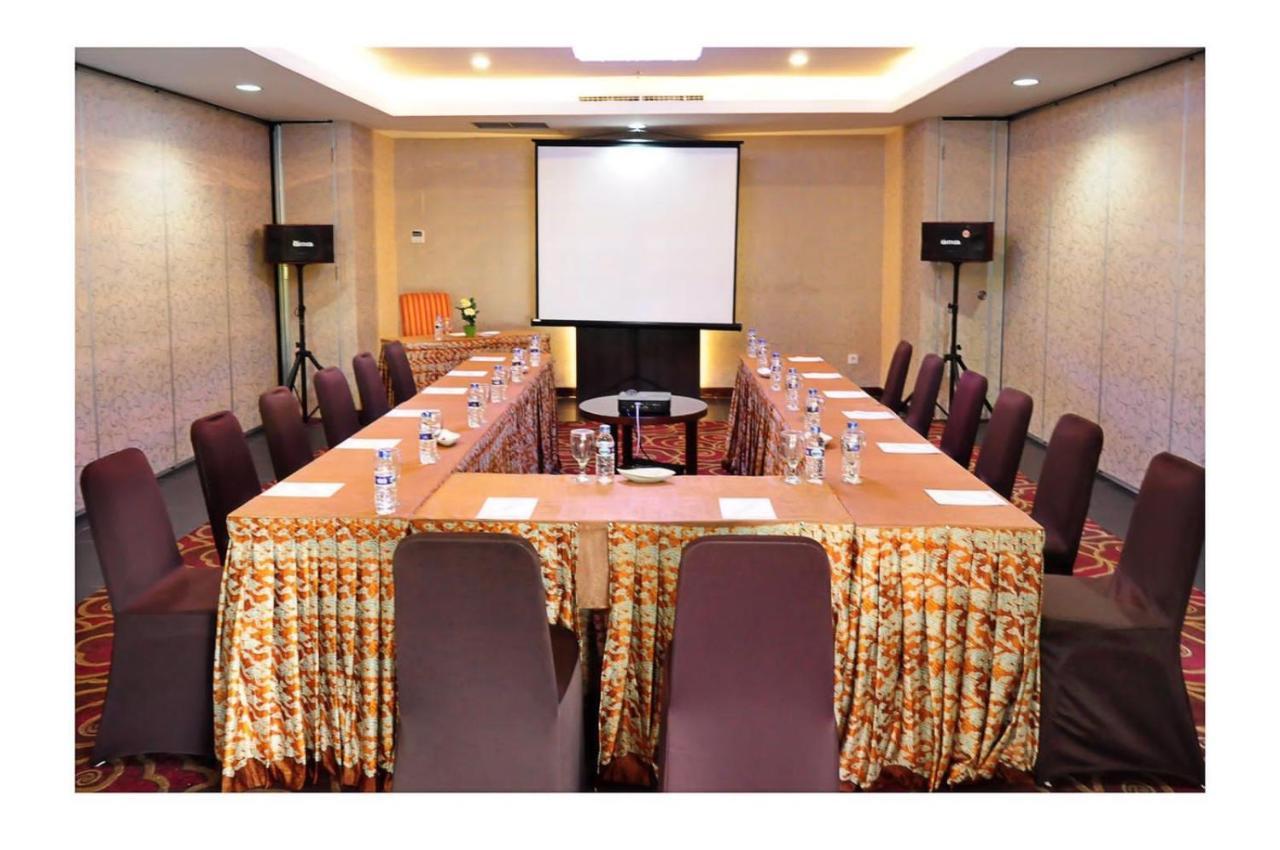 Asialink Premier Karawang Luaran gambar