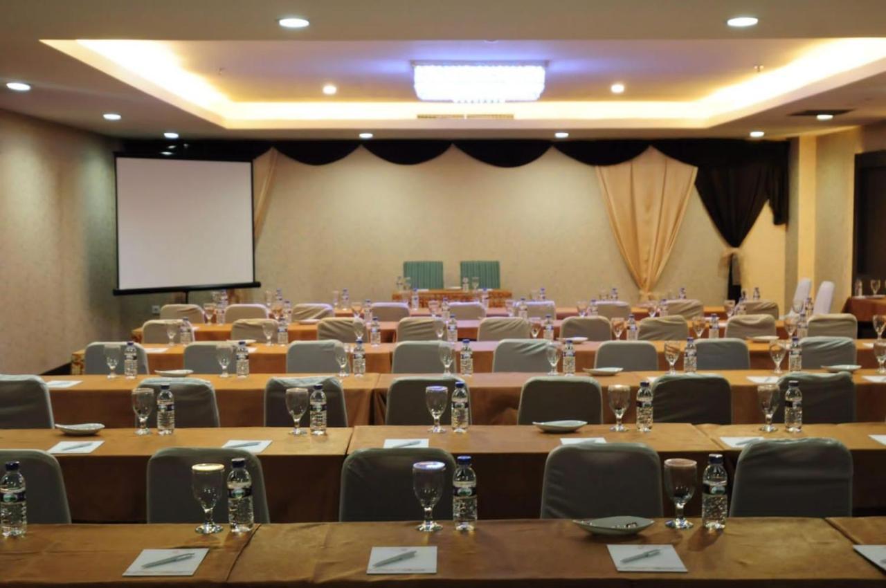 Asialink Premier Karawang Luaran gambar