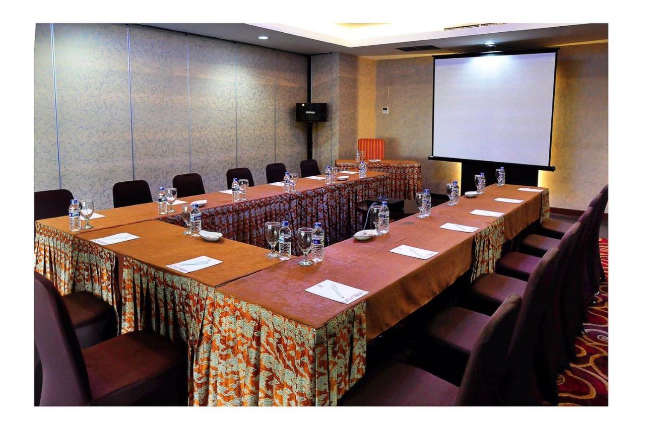 Asialink Premier Karawang Luaran gambar