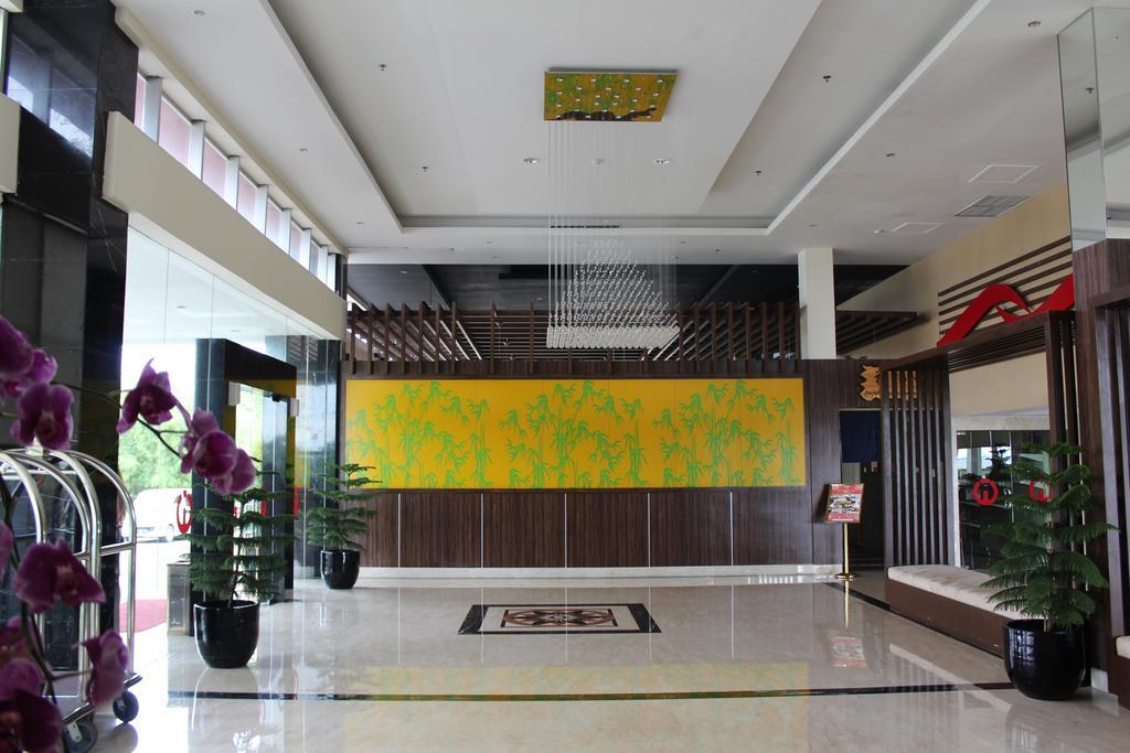 Asialink Premier Karawang Luaran gambar