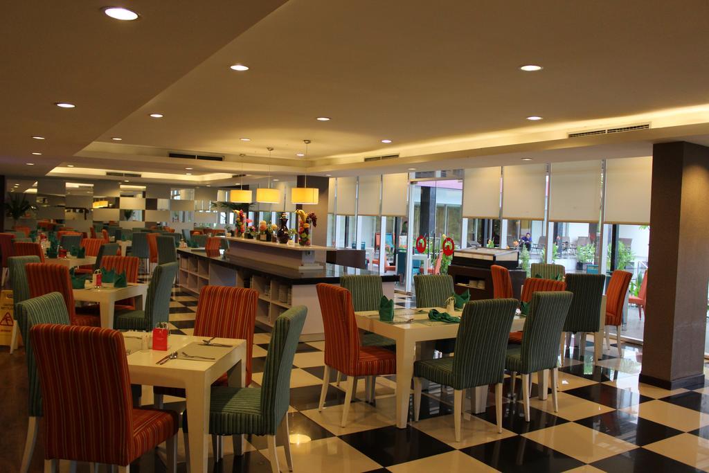 Asialink Premier Karawang Luaran gambar
