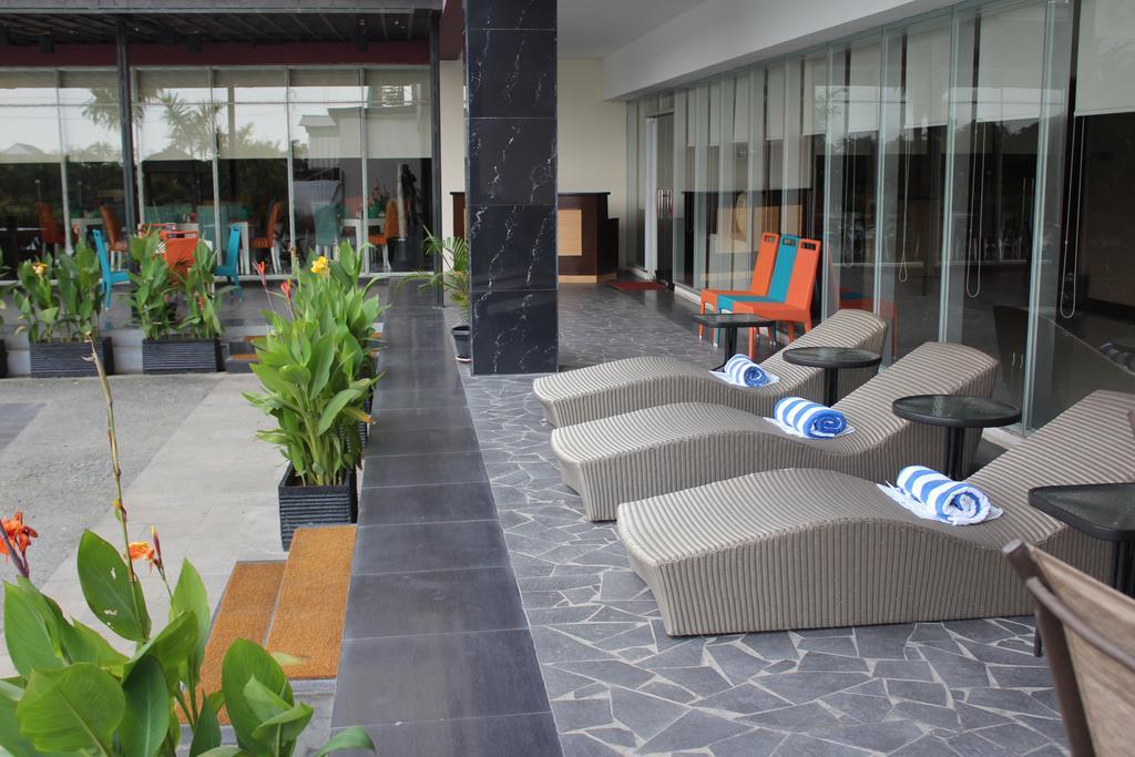 Asialink Premier Karawang Luaran gambar