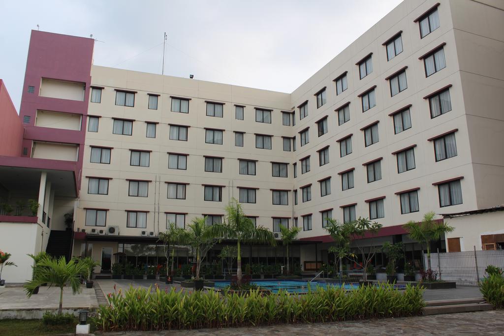 Asialink Premier Karawang Luaran gambar